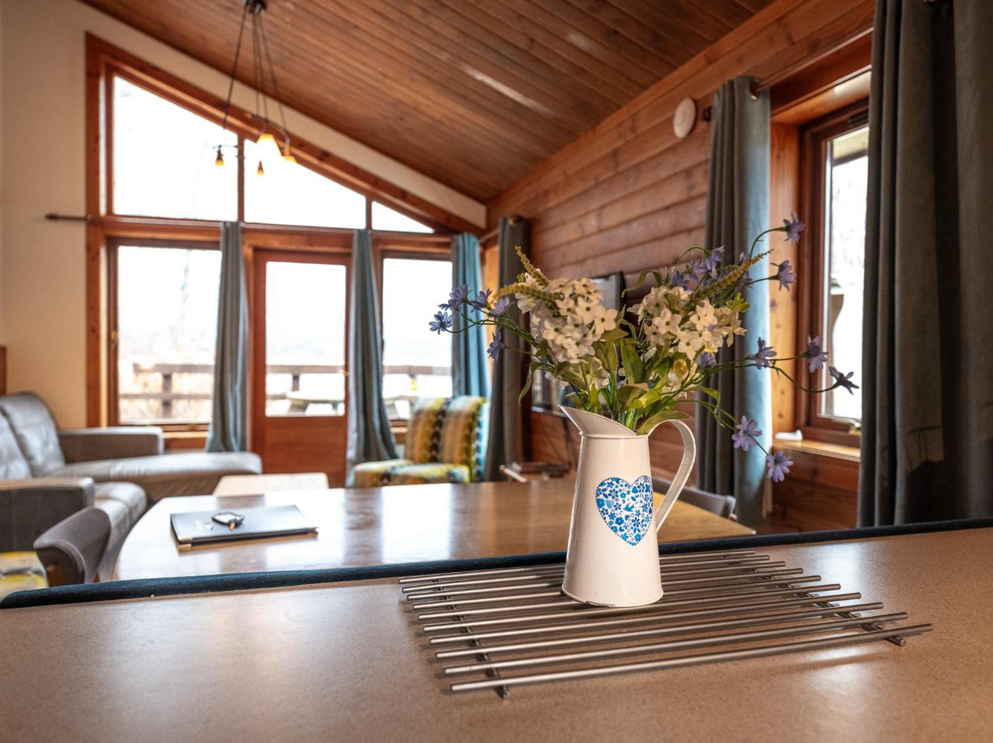 Loch Insh Chalets Ltd Kincraig Exteriör bild