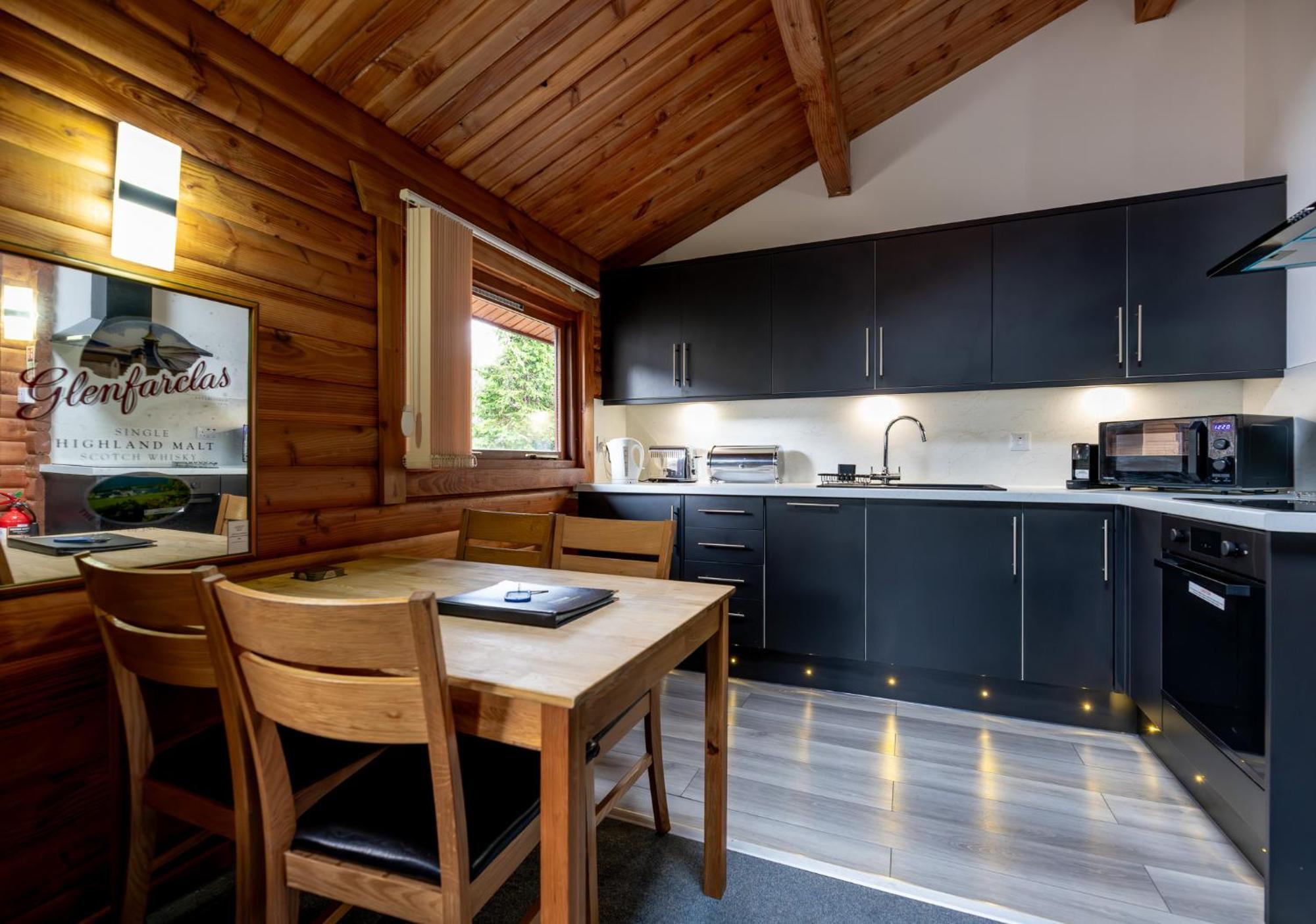 Loch Insh Chalets Ltd Kincraig Exteriör bild