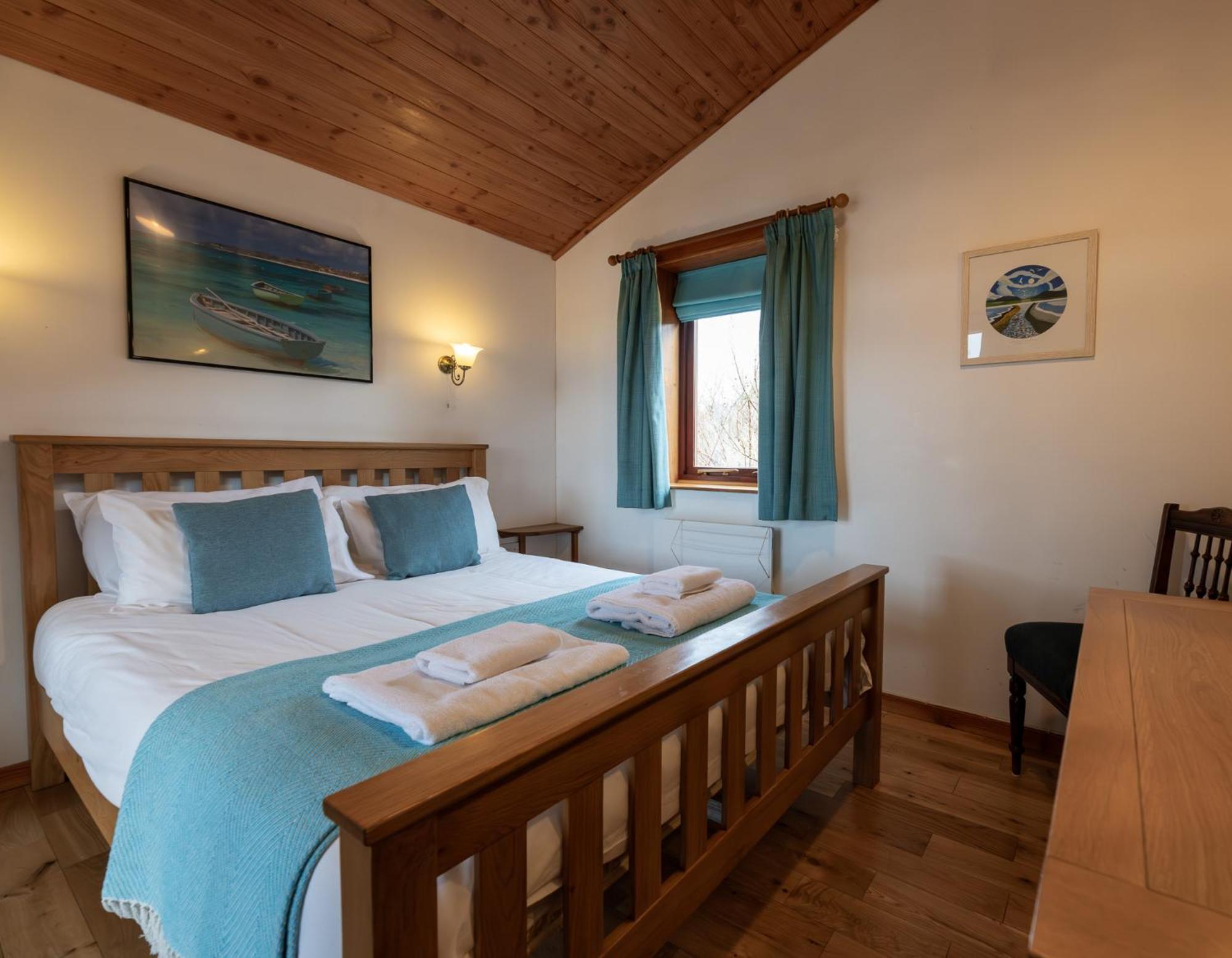 Loch Insh Chalets Ltd Kincraig Exteriör bild