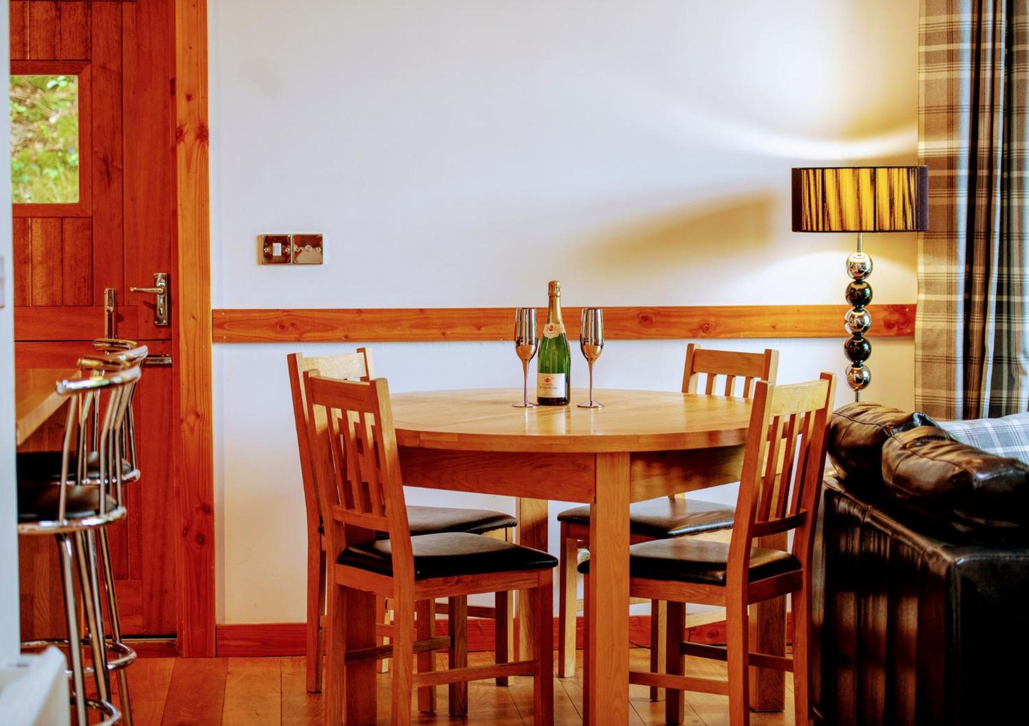 Loch Insh Chalets Ltd Kincraig Exteriör bild