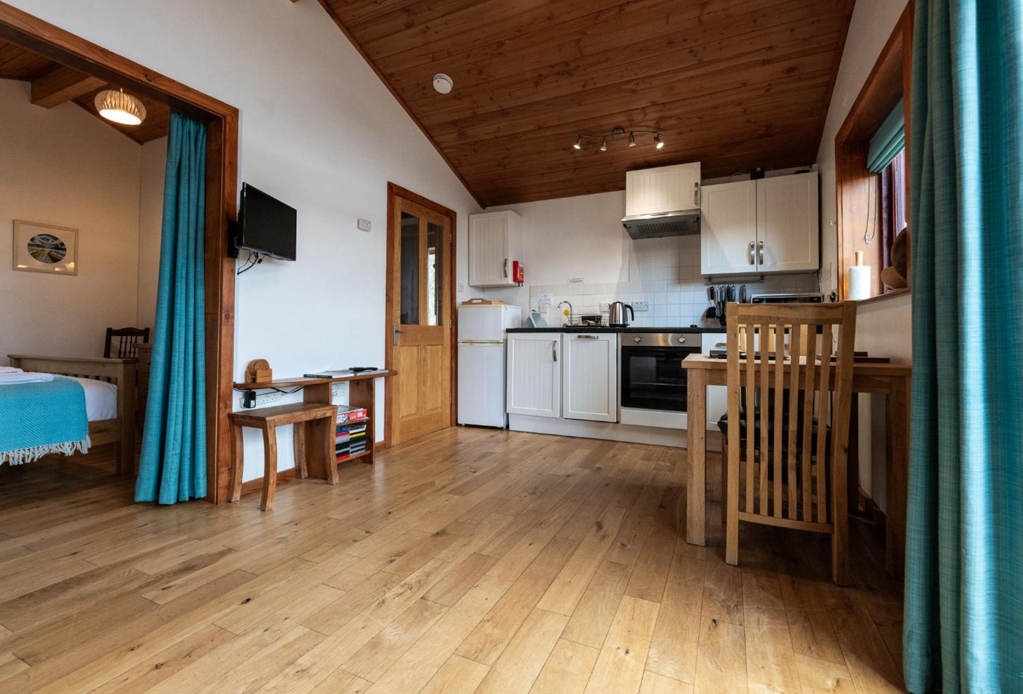 Loch Insh Chalets Ltd Kincraig Rum bild